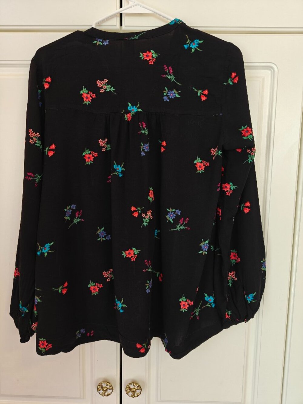 Old Navy Black Floral Blouse, Size Medium, New - Picture 2 of 2
